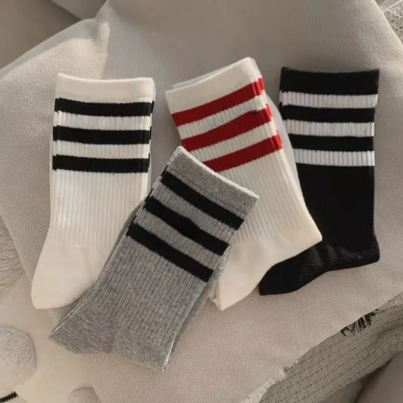Solid Color Casual Striped Socks For Women